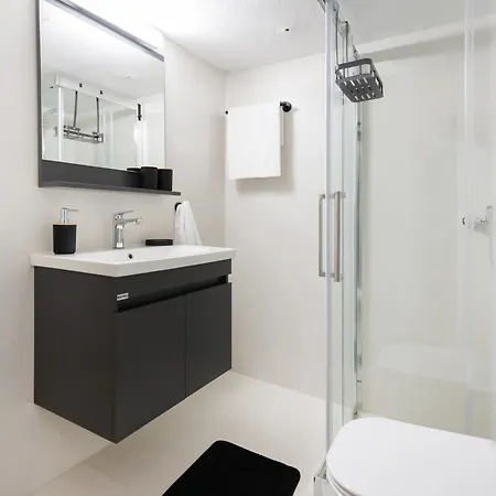 Stylish 3bd With Balcony * سالونيك