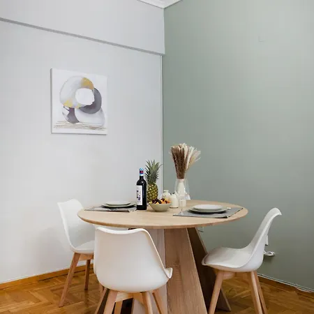 Stylish 3bd With Balcony سالونيك