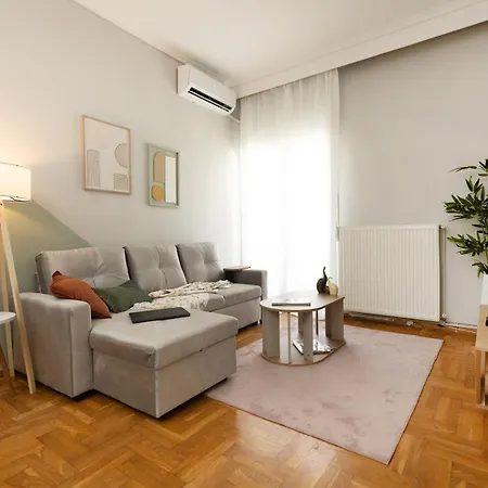 Lägenhet Stylish 3bd With Balcony