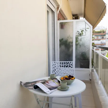 Lägenhet Stylish 3bd With Balcony