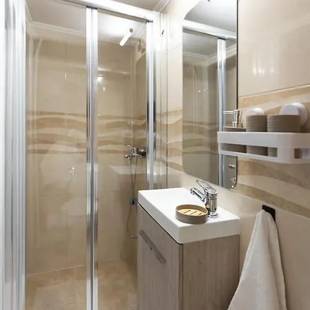 Stylish 3bd With Balcony *