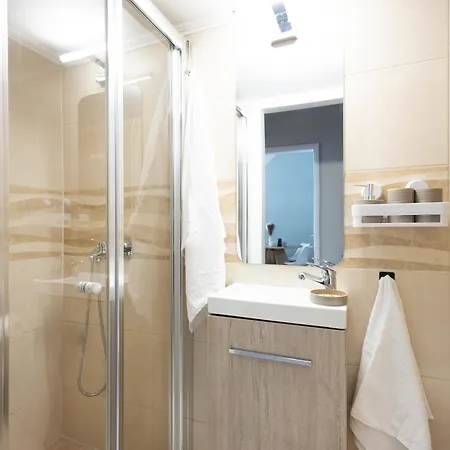 Stylish 3bd With Balcony شقة *